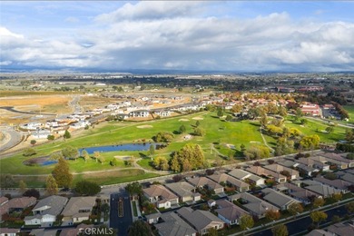 Welcome to this beautifully maintained 2-bedroom, 2-bath home on River Oaks Golf Course in California - for sale on GolfHomes.com, golf home, golf lot