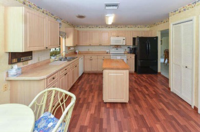 Located in Hobe Sound's best kept secret!! Eaglewood has on Eagle Wood Golf Course in Florida - for sale on GolfHomes.com, golf home, golf lot