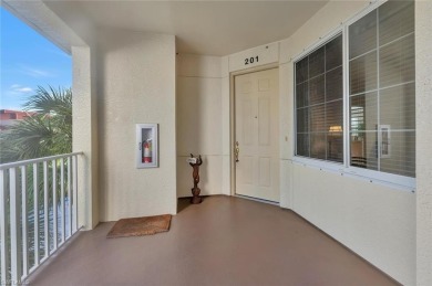 Beautiful and rarely available 3BR/2BA End-Unit TURNKEY Condo in on Naples Lakes Country Club in Florida - for sale on GolfHomes.com, golf home, golf lot