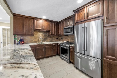 Charming, updated 2-bedroom home in prime Snell Isle location!!
 on The Renaisssance Vinoy Golf Club in Florida - for sale on GolfHomes.com, golf home, golf lot