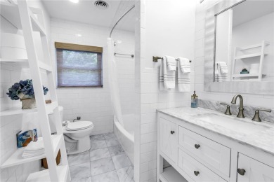 Charming, updated 2-bedroom home in prime Snell Isle location!!
 on The Renaisssance Vinoy Golf Club in Florida - for sale on GolfHomes.com, golf home, golf lot
