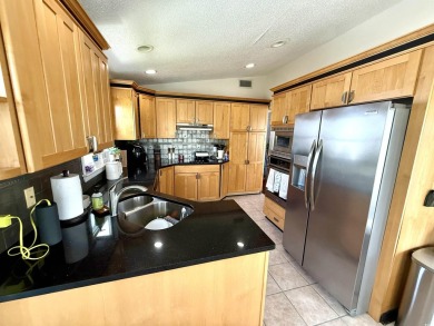 There are panoramic, unobstructed creek-front views and creek on Wachesaw Plantation Club in South Carolina - for sale on GolfHomes.com, golf home, golf lot