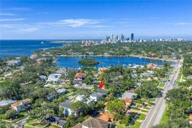 Charming, updated 2-bedroom home in prime Snell Isle location!!
 on The Renaisssance Vinoy Golf Club in Florida - for sale on GolfHomes.com, golf home, golf lot