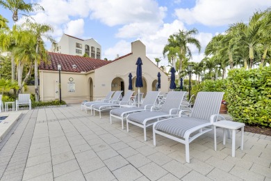 PRICED TO SELL. Bring your offers! At almost 2500 sqft of living on Boca Pointe Country Club in Florida - for sale on GolfHomes.com, golf home, golf lot