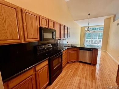 WELCOME TO THIS GREAT CAPE COD CONDO IN THE LINKS OF PHEASANT on Pheasant Run Golf Club in Michigan - for sale on GolfHomes.com, golf home, golf lot