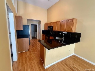 WELCOME TO THIS GREAT CAPE COD CONDO IN THE LINKS OF PHEASANT on Pheasant Run Golf Club in Michigan - for sale on GolfHomes.com, golf home, golf lot