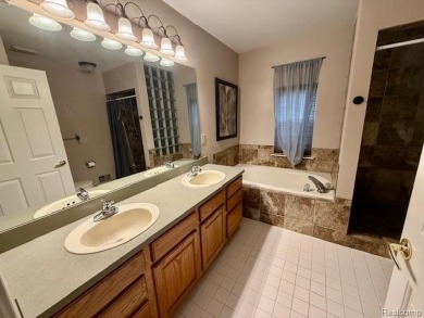 WELCOME TO THIS GREAT CAPE COD CONDO IN THE LINKS OF PHEASANT on Pheasant Run Golf Club in Michigan - for sale on GolfHomes.com, golf home, golf lot
