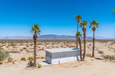 Title shows one bedroom, but this home is actually three on Lake Tamarisk Golf Course in California - for sale on GolfHomes.com, golf home, golf lot