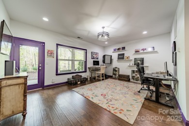 Beautifully maintained townhome located just minutes from the on River Run Country Club in North Carolina - for sale on GolfHomes.com, golf home, golf lot