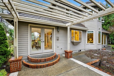 Spacious custom home backing to Green Meadows Golf Course on Club Green Meadows in Washington - for sale on GolfHomes.com, golf home, golf lot