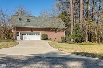 Beautiful, well maintained, custom home in the desirable gated on Sound Golf Links at Albemarle Plantation in North Carolina - for sale on GolfHomes.com, golf home, golf lot