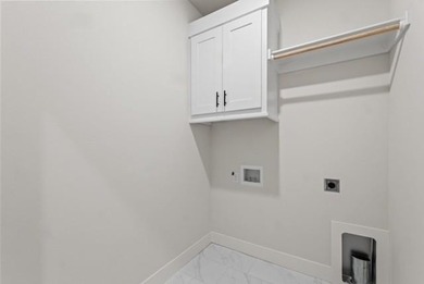 Great Location, Beautiful New Construction Home on a large level on Branchwood Golf Course in Arkansas - for sale on GolfHomes.com, golf home, golf lot