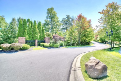 OPEN WED 4-6 pm NO STEPS!! Move right into this updated on Meadowood Golf Club in Kentucky - for sale on GolfHomes.com, golf home, golf lot