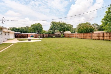 This amazing house is located close to  Lake Lewisville and Lake on Lake Park Golf Course in Texas - for sale on GolfHomes.com, golf home, golf lot