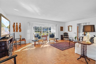 This 4-bed 3 bathroom home in Longwood offers multi-generational on Rolling Hills Golf Club in Florida - for sale on GolfHomes.com, golf home, golf lot