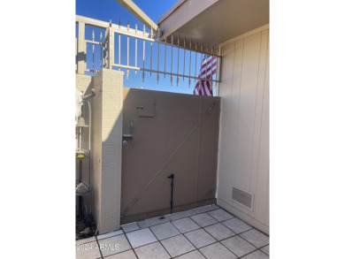 MOTIVATED SELLER, willing to CREDIT $5k at closing!!! This very on Sun City Lakes West and East in Arizona - for sale on GolfHomes.com, golf home, golf lot