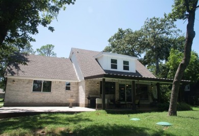 Come see this rare find in Lake Kiowa located right on the first on Lake Kiowa Golf Course in Texas - for sale on GolfHomes.com, golf home, golf lot