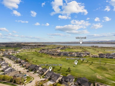 Gorgeous custom built home on the 9th Fairway of Red Hawk Golf on Hunters Point Golf Club in Idaho - for sale on GolfHomes.com, golf home, golf lot