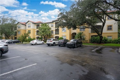 FULLY FURNISHED 3BR/2BA CONDO IN ROYAL GREENS - MOVE-IN READY! on Gateway Golf and Country Club in Florida - for sale on GolfHomes.com, golf home, golf lot
