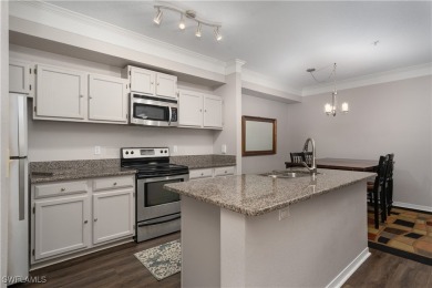 FULLY FURNISHED 3BR/2BA CONDO IN ROYAL GREENS - MOVE-IN READY! on Gateway Golf and Country Club in Florida - for sale on GolfHomes.com, golf home, golf lot