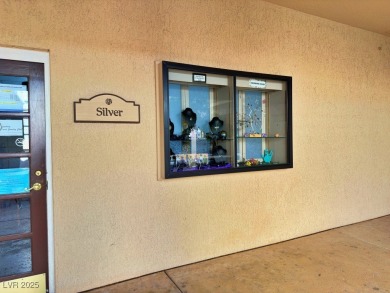 Beautifully updated townhome in the heart of Sun City Summerlin! on Eagle Crest Golf Club in Nevada - for sale on GolfHomes.com, golf home, golf lot