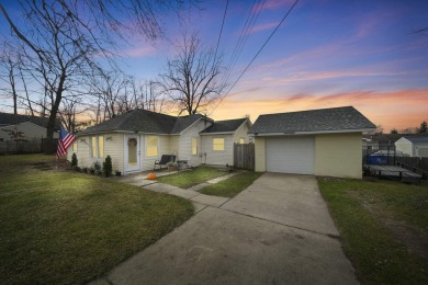 This adorable 3 bd (3rd bdrm non-conforming), 1 ba bungalow in on Grande Golf Club in Michigan - for sale on GolfHomes.com, golf home, golf lot