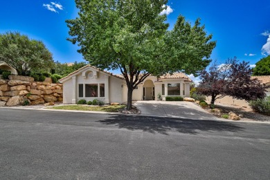 Fresh interior and exterior paint, makes this one shine like a on Southgate Golf Course in Utah - for sale on GolfHomes.com, golf home, golf lot