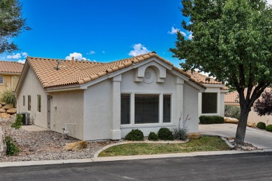 Fresh interior and exterior paint, makes this one shine like a on Southgate Golf Course in Utah - for sale on GolfHomes.com, golf home, golf lot