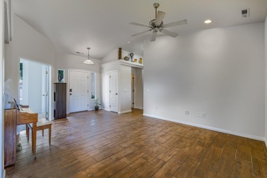 Fresh interior and exterior paint, makes this one shine like a on Southgate Golf Course in Utah - for sale on GolfHomes.com, golf home, golf lot