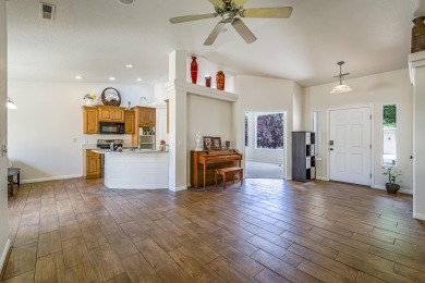 Fresh interior and exterior paint, makes this one shine like a on Southgate Golf Course in Utah - for sale on GolfHomes.com, golf home, golf lot