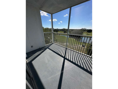 ELEGANT 3 BEDROOM 2 BATH; CONDO IN THE PALM AIRE COUNTRY CLUB on Palm-Aire Country Club and Resort - Palms in Florida - for sale on GolfHomes.com, golf home, golf lot