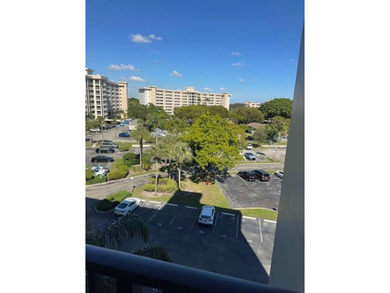 ELEGANT 3 BEDROOM 2 BATH; CONDO IN THE PALM AIRE COUNTRY CLUB on Palm-Aire Country Club and Resort - Palms in Florida - for sale on GolfHomes.com, golf home, golf lot