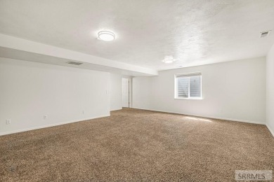Beautifully maintained twinhome in the Woodland Hill subdivision on Sand Creek Golf Course in Idaho - for sale on GolfHomes.com, golf home, golf lot