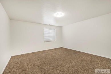 Beautifully maintained twinhome in the Woodland Hill subdivision on Sand Creek Golf Course in Idaho - for sale on GolfHomes.com, golf home, golf lot