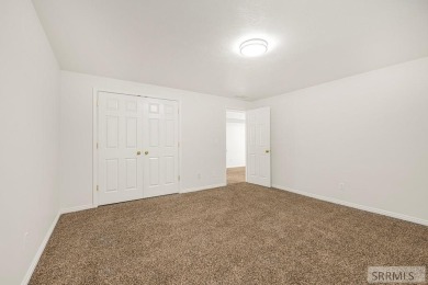 Beautifully maintained twinhome in the Woodland Hill subdivision on Sand Creek Golf Course in Idaho - for sale on GolfHomes.com, golf home, golf lot