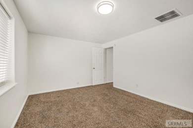Beautifully maintained twinhome in the Woodland Hill subdivision on Sand Creek Golf Course in Idaho - for sale on GolfHomes.com, golf home, golf lot