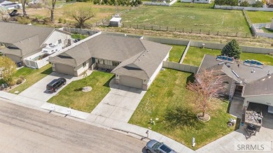 Beautifully maintained twinhome in the Woodland Hill subdivision on Sand Creek Golf Course in Idaho - for sale on GolfHomes.com, golf home, golf lot