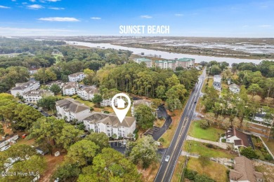 Charming 3 bedroom, 2 bath 1st floor condo nestled in the on Oyster Bay Golf Links in North Carolina - for sale on GolfHomes.com, golf home, golf lot