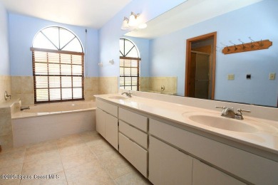 Owner is eager to sell!  Make an offer on this charming on Cane Creek Reserve Golf Course in Florida - for sale on GolfHomes.com, golf home, golf lot