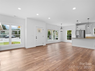 Welcome Home to Style, Comfort, and Location! This stunning on Waynesville Country Club Inn in North Carolina - for sale on GolfHomes.com, golf home, golf lot