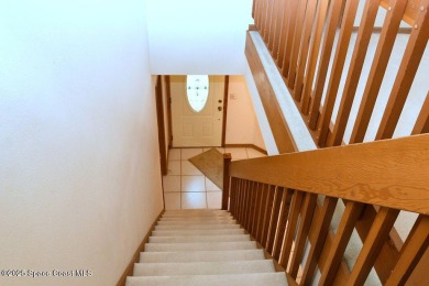 Owner is eager to sell!  Make an offer on this charming on Cane Creek Reserve Golf Course in Florida - for sale on GolfHomes.com, golf home, golf lot