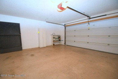 Owner is eager to sell!  Make an offer on this charming on Cane Creek Reserve Golf Course in Florida - for sale on GolfHomes.com, golf home, golf lot