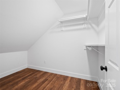 Welcome Home to Style, Comfort, and Location! This stunning on Waynesville Country Club Inn in North Carolina - for sale on GolfHomes.com, golf home, golf lot