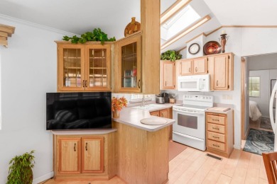 Your gorgeous new furnished home has 2 bedrooms and 1 bath plus on Viewpoint Golf Resort in Arizona - for sale on GolfHomes.com, golf home, golf lot