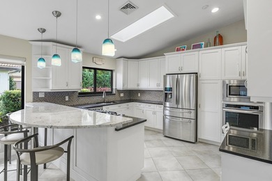 Like new! Bring your golf clubs, boat and your mother-in-law on Pipers Landing Country Club in Florida - for sale on GolfHomes.com, golf home, golf lot