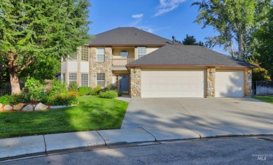 Nestled in a quiet culdesac, you will love coming home to your on Eagle Hills Golf Course in Idaho - for sale on GolfHomes.com, golf home, golf lot