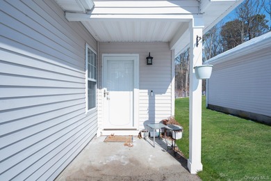 Welcome to this beautifuly maintained, 3 bedroom, 2 bath on Spring Lake Golf Club - Thunderbird in New York - for sale on GolfHomes.com, golf home, golf lot