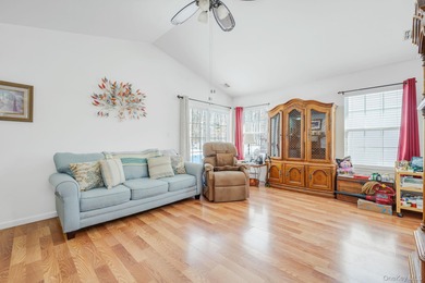 Welcome to this beautifuly maintained, 3 bedroom, 2 bath on Spring Lake Golf Club - Thunderbird in New York - for sale on GolfHomes.com, golf home, golf lot