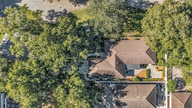 FANTASTIC NEW LISTING IN THE SOUGHT AFTER BAY HILL VILLAGE on Arnold Palmers Bay Hill Club and Lodge  in Florida - for sale on GolfHomes.com, golf home, golf lot