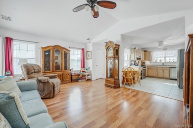 Welcome to this beautifuly maintained, 3 bedroom, 2 bath on Spring Lake Golf Club - Thunderbird in New York - for sale on GolfHomes.com, golf home, golf lot